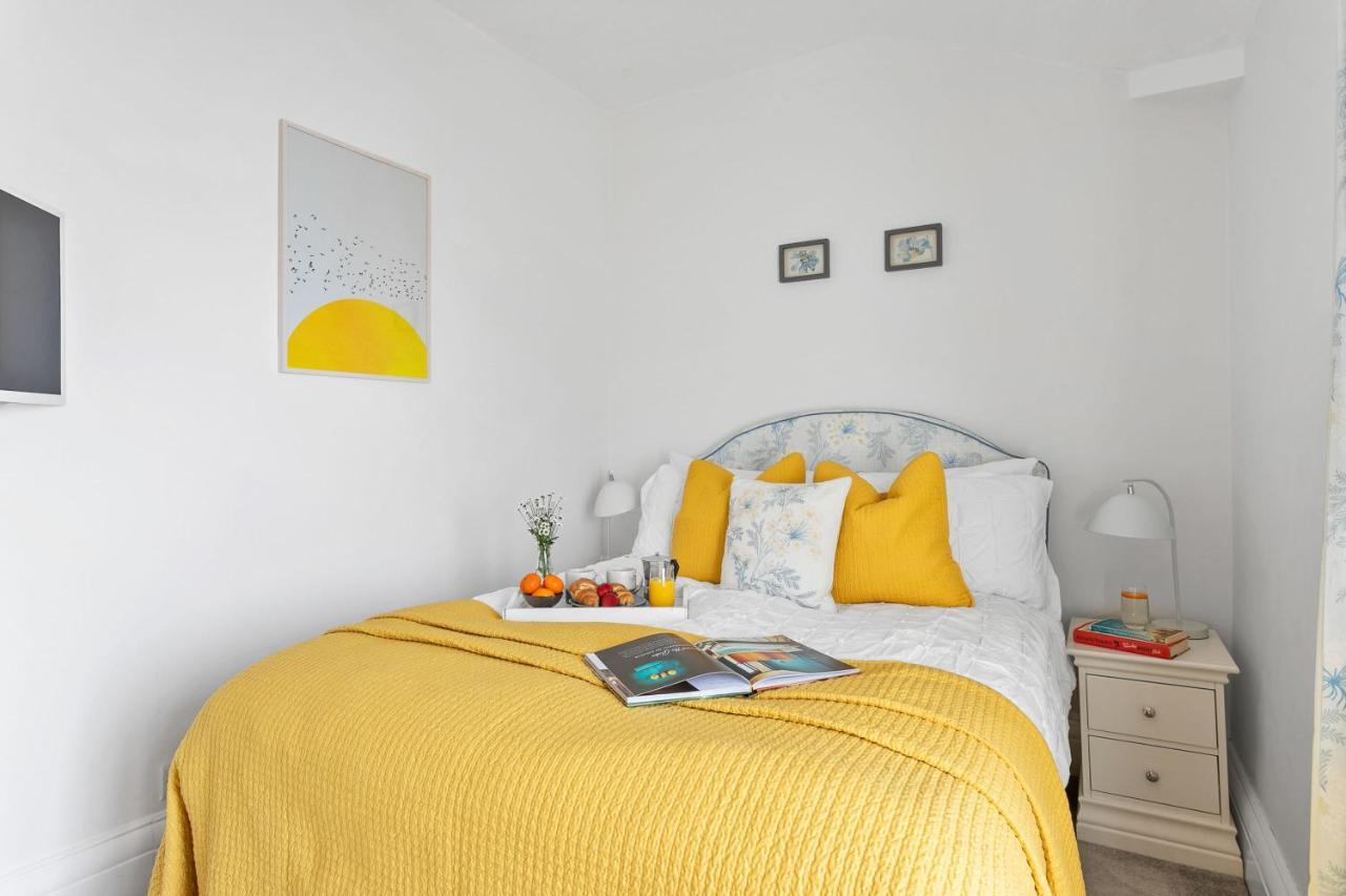Wellswood Apartment - Sunny Apartment With Stunning Sea Views And Private Balcony Torquay Esterno foto