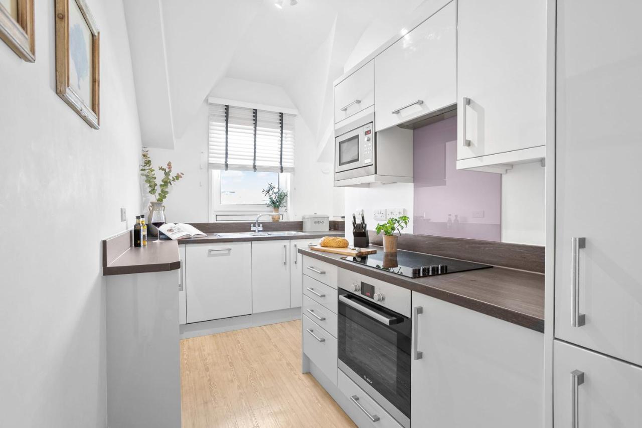 Wellswood Apartment - Sunny Apartment With Stunning Sea Views And Private Balcony Torquay Esterno foto