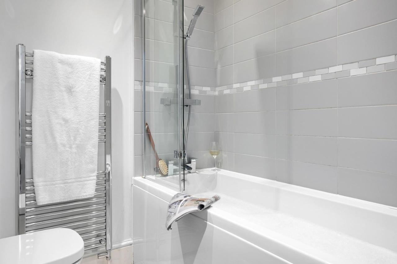 Wellswood Apartment - Sunny Apartment With Stunning Sea Views And Private Balcony Torquay Esterno foto
